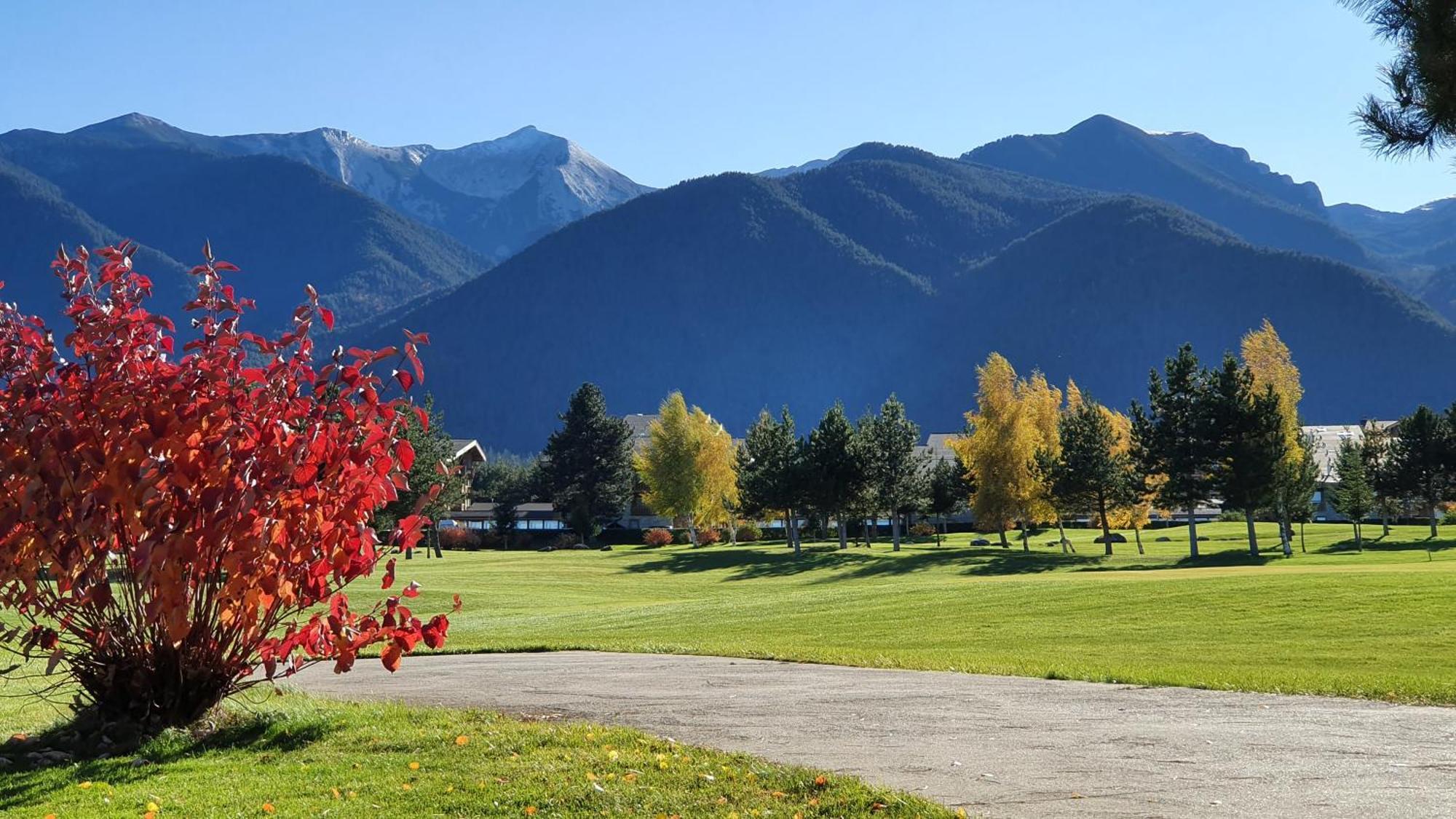 Green Peaks Suite In Pirin Golf & County Club رازلوغ المظهر الخارجي الصورة
