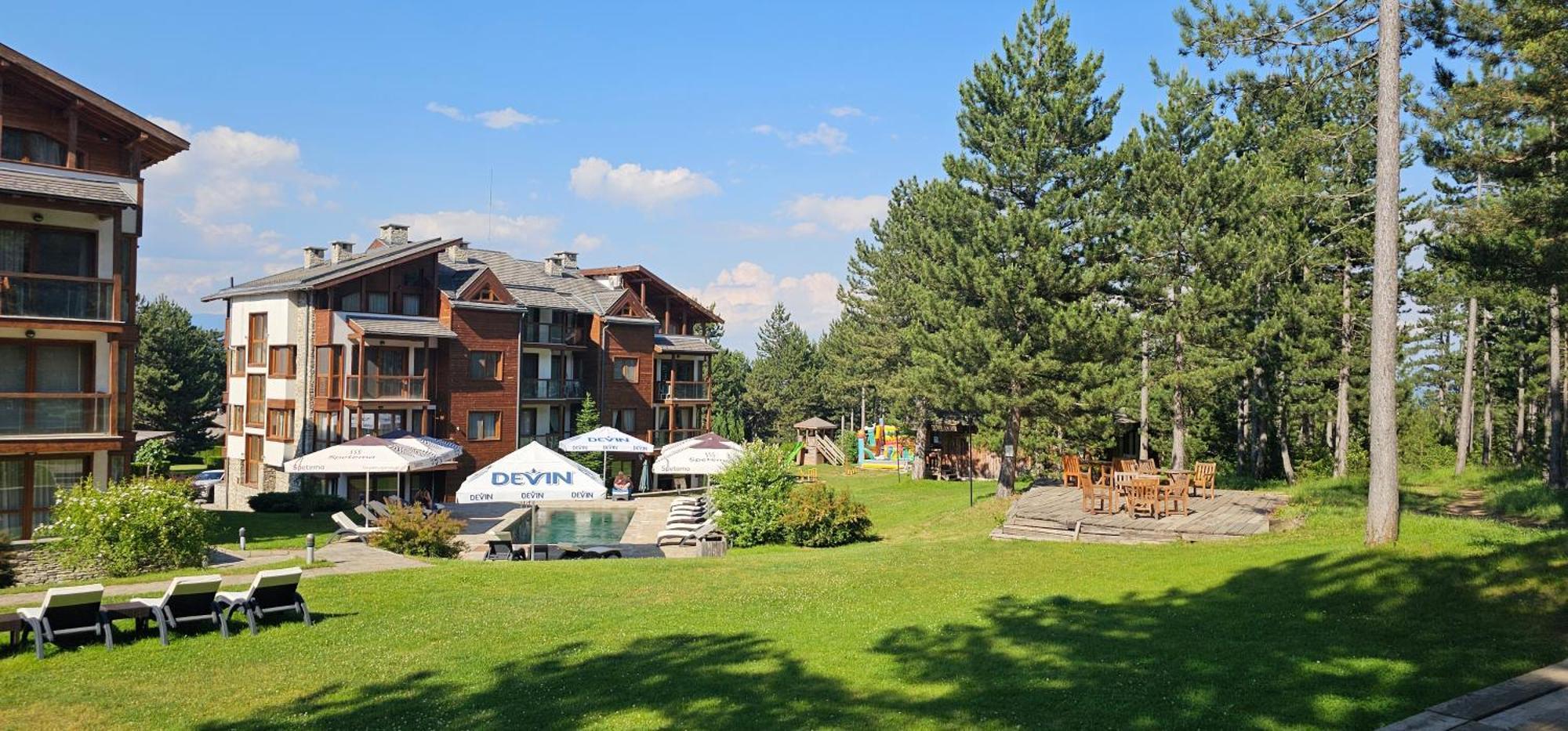 Green Peaks Suite In Pirin Golf & County Club رازلوغ المظهر الخارجي الصورة